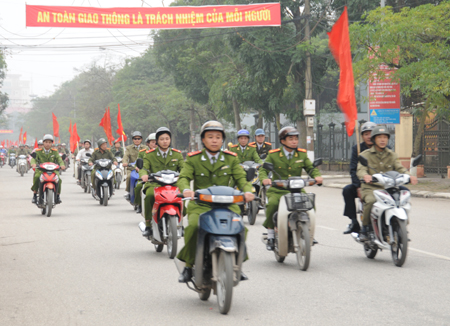 Nhiều biện ph&aacute;p bảo đảm trật tự an to&agrave;n giao th&ocirc;ng